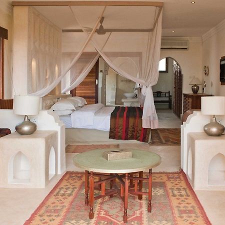 Swahili Villa Coco 2Br Apartment 700M To Beach Mombasa Dış mekan fotoğraf